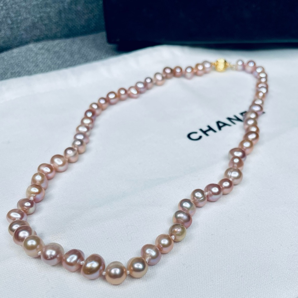 18” Natural Blush Pink Freshwater Pearl Necklace w/ Gold Clasp - Picture 3 of 6